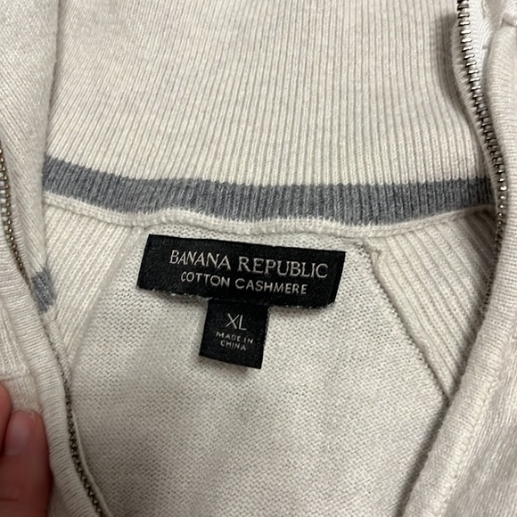 Cotton cashmere pullover from banana republic - Picture 2 of 2
